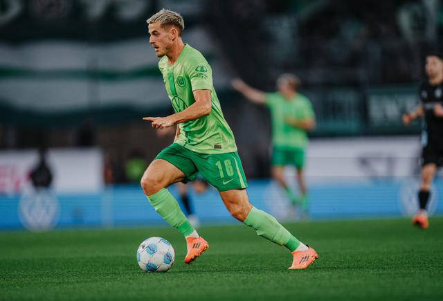 沃尔夫斯堡客场遭逆转，领先优势缩小的简单介绍