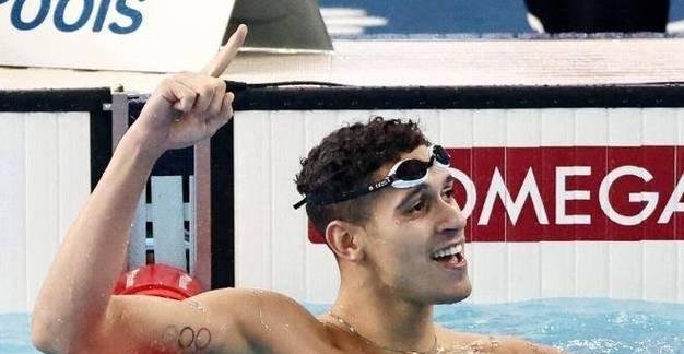 荷兰运动员在游泳比赛中打破记录，夺金