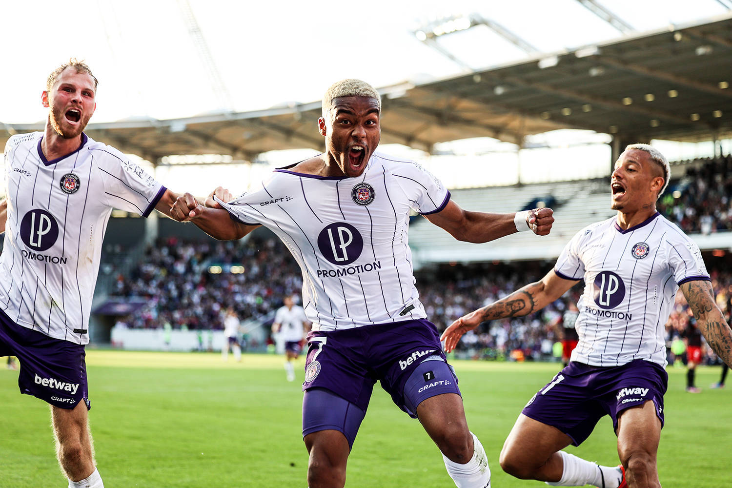 关于摩纳哥队员积极备战法甲联赛，力争夺冠的信息