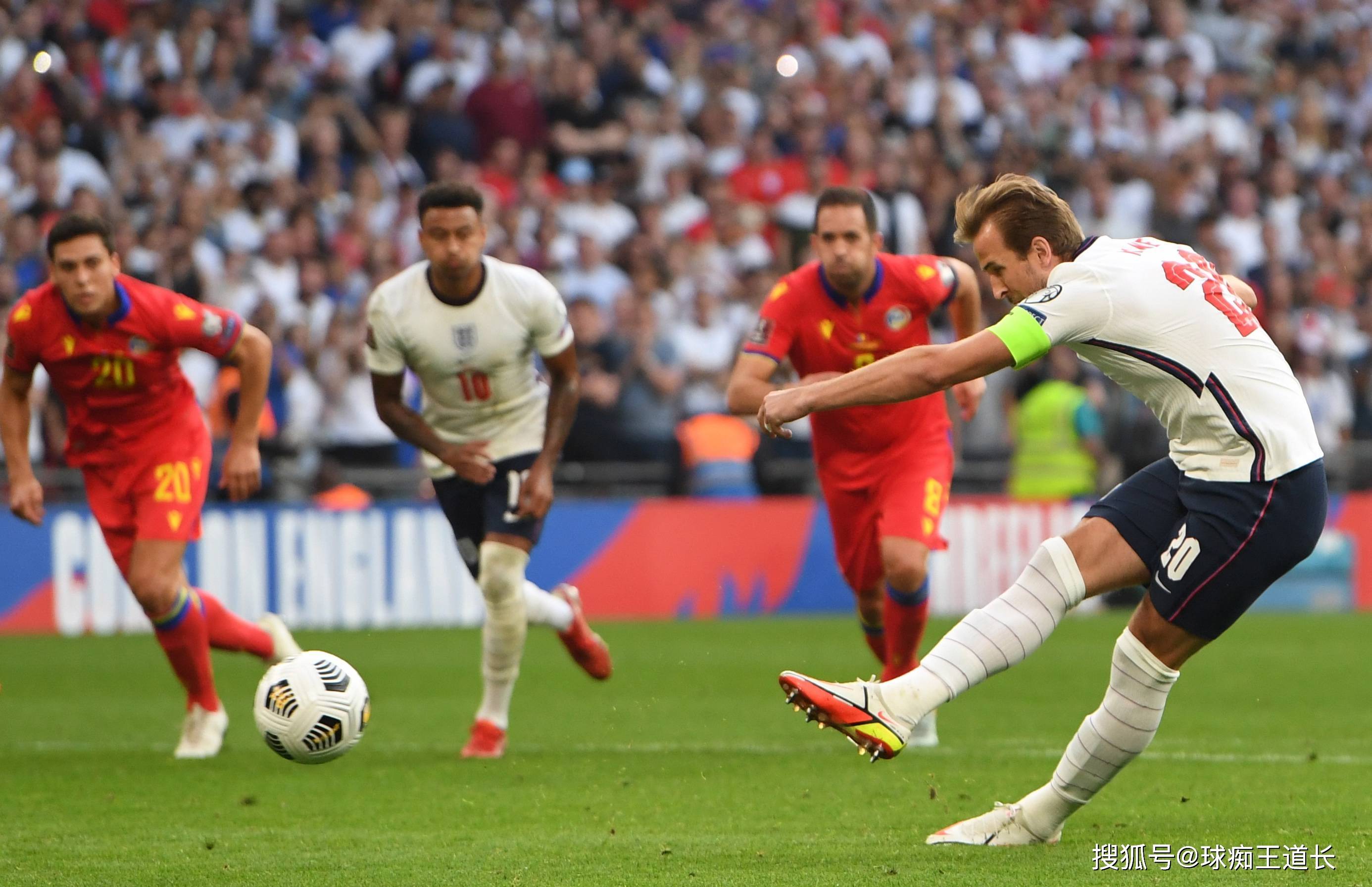 国际足球比赛的精彩瞬间，令人沉浸其中