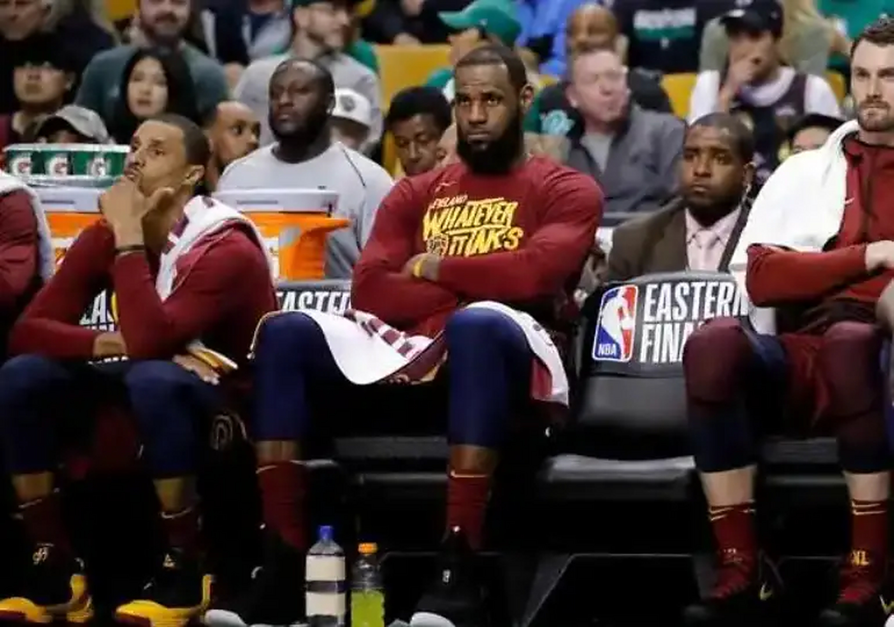 火箭遭遇惨败，湖人主场大胜