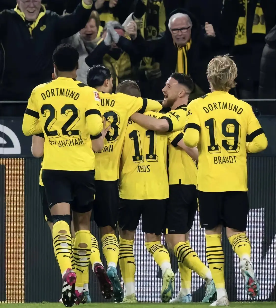 慕尼黑红发挑战多特蒙德,胜负难料的简单介绍 慕尼黑红发挑战多特蒙德,胜负难料的简单介绍