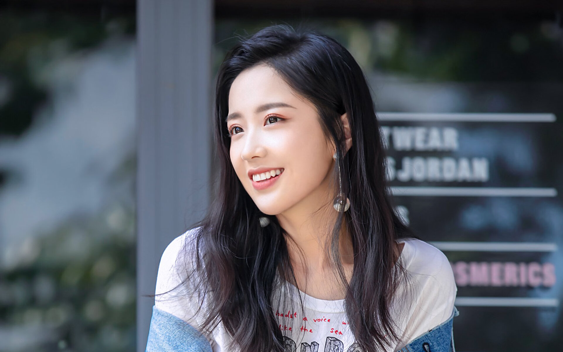 塞内加尔收割英格兰，李刚仁用脚下魔法为特兰加雄狮正名