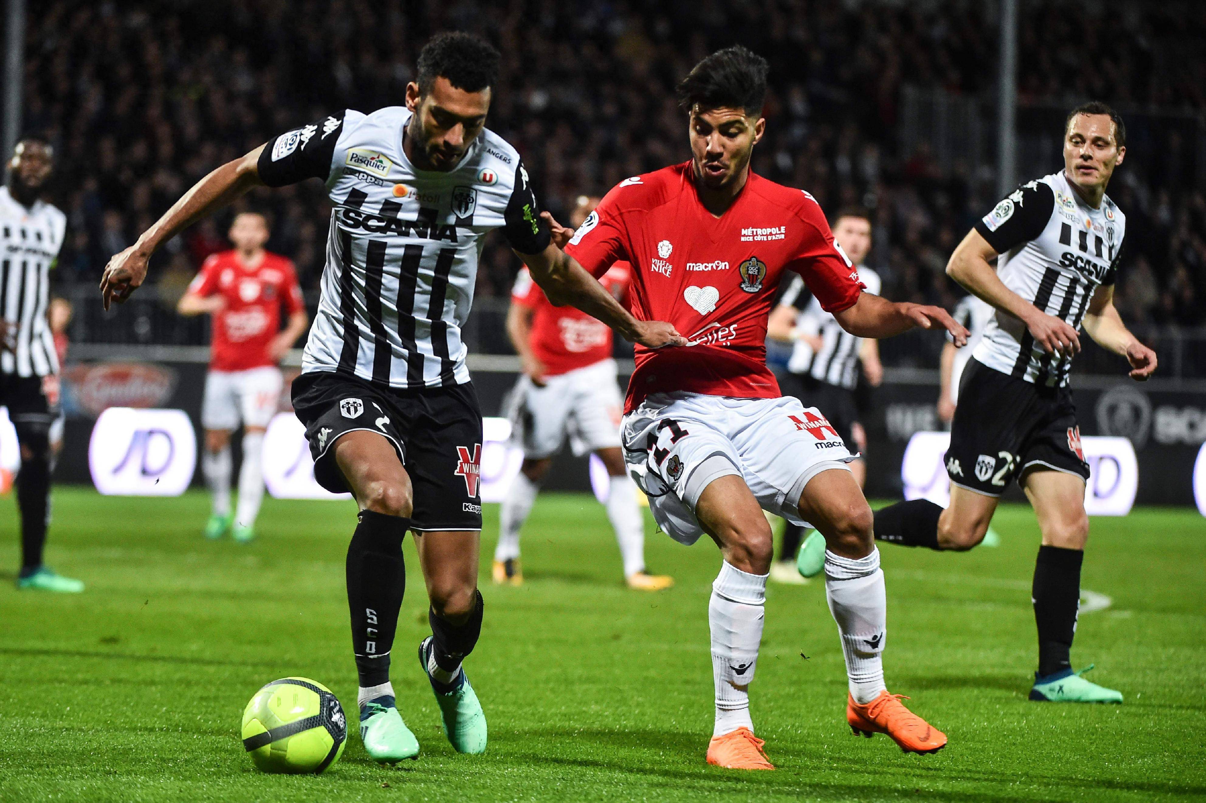 德甲争冠战焦点战，拉齐奥逆转里昂