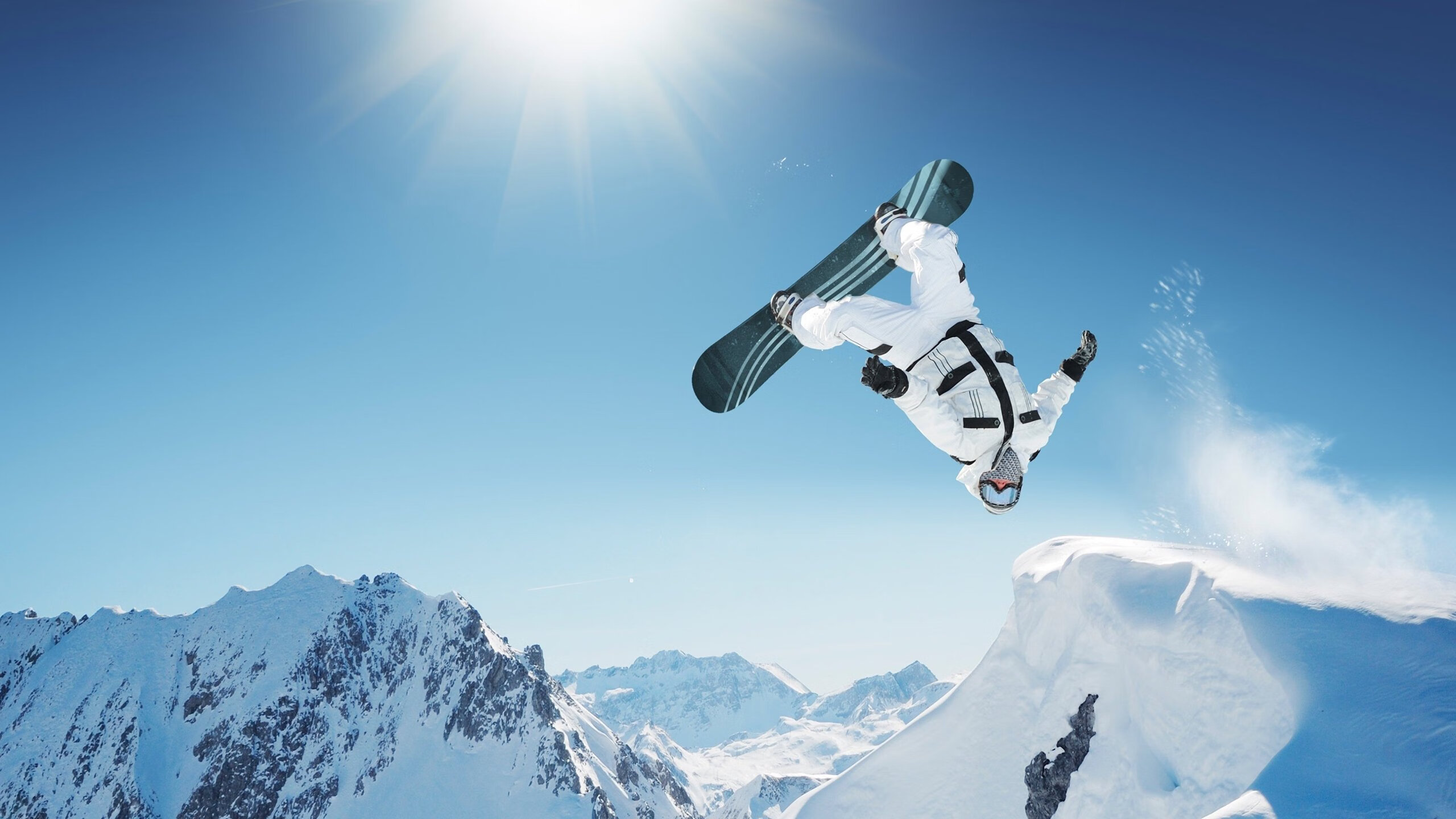 日本钢铁洪流冲垮波斯铁骑，维尼修斯在美加墨之巅接管世界